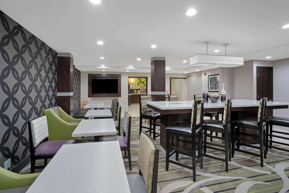 La Quinta Inn & Suites by Wyndham Knoxville North I-75 Main image