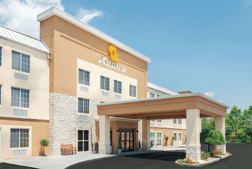 La Quinta Inn & Suites by Wyndham Knoxville North I-75 image 30