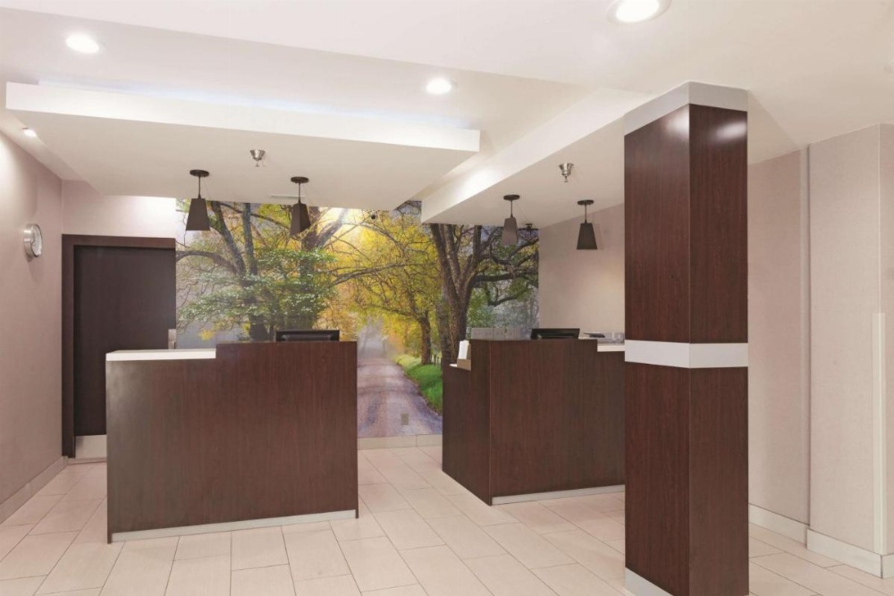 La Quinta Inn & Suites by Wyndham Knoxville North I-75 Image 32