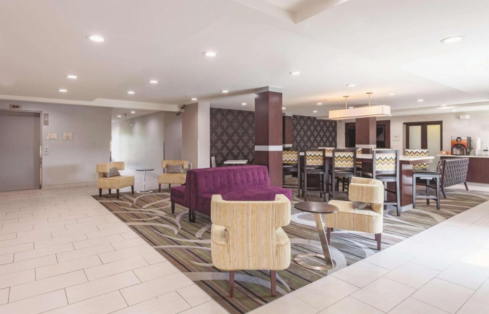 La Quinta Inn & Suites by Wyndham Knoxville North I-75 Image 36